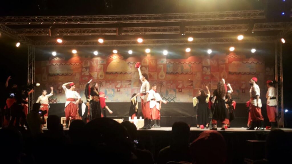 براعم تقدم عروضها الفلكلورية