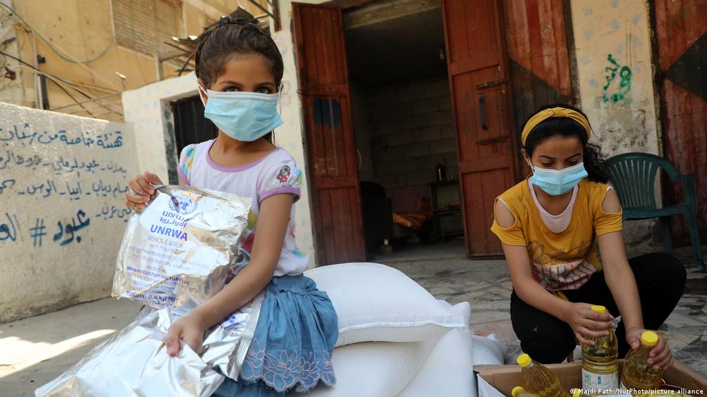 الأونروا توافق على توسيع قاعدة المساعدات لفلسطينيي لبنان