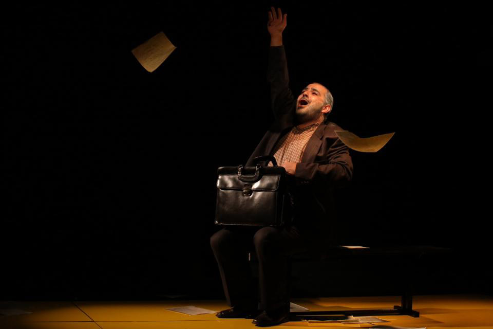 الفلسطيني حليحل ينافس على جائزة أفضل فنان مسرحي في أستراليا