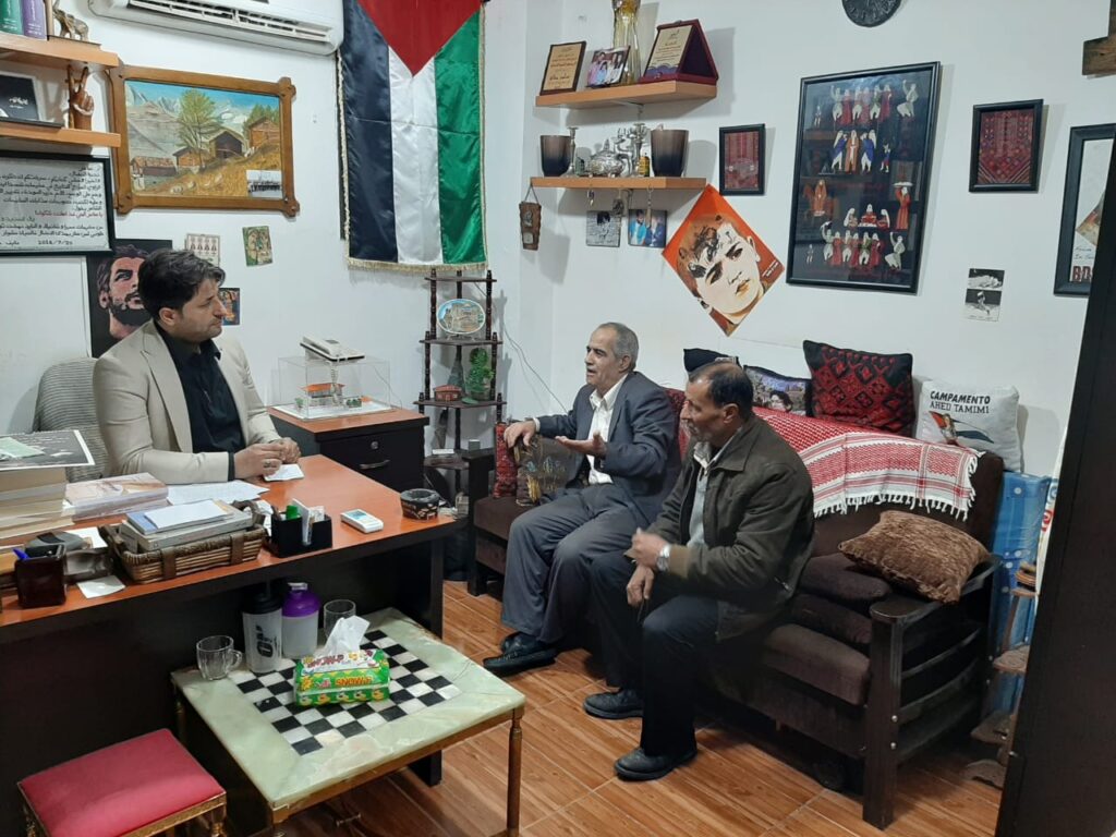 مناع يلتقي وفدا من فاقدي الأوراق الثبوتية
