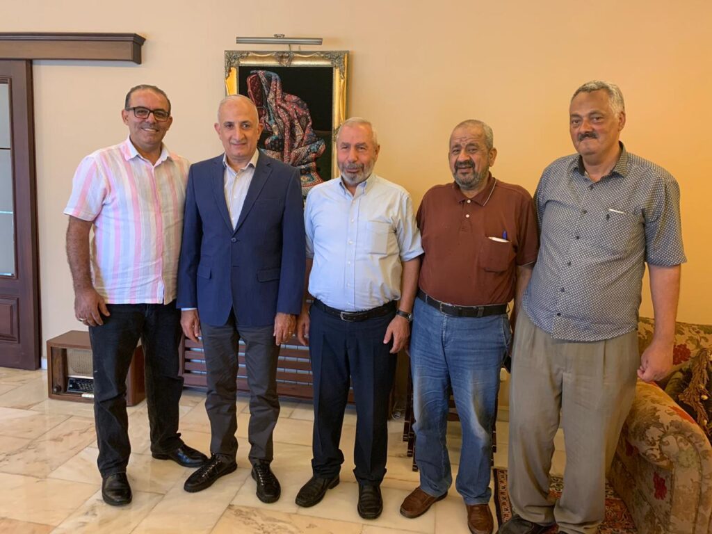 الشريف يدعو إلى تعديل قانون العمل اللبناني ليراعي الوجود الفلسطيني