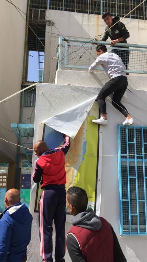 غضب في البداوي بعد إنزال خارطة فلسطين عن مدرسة البطوف
