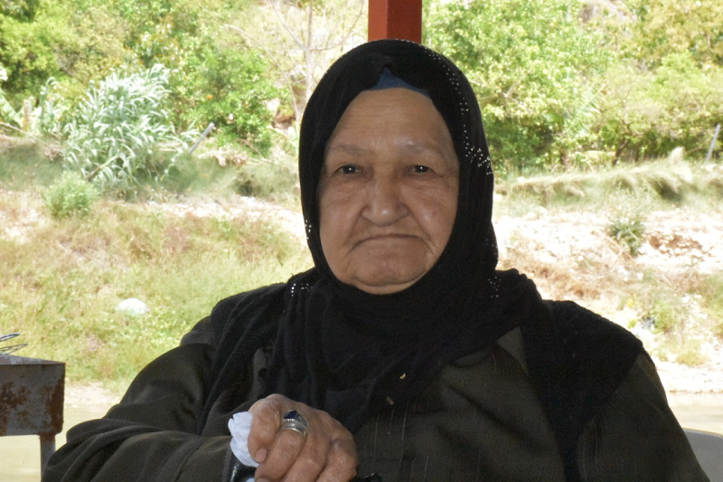 تماضر أنيس العريض مواليد فلسطين عام 1942، من بلدة أم الفرج، هُجرت الى لبنان عام 1948، مقيمة في مخيم الرشيدية، جنوب لبنان