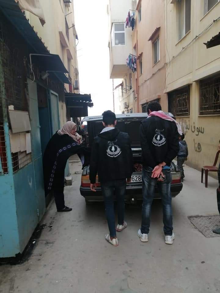 الشبيبة الفلسطينية توزع 80 حصة غذائية في نهر البارد