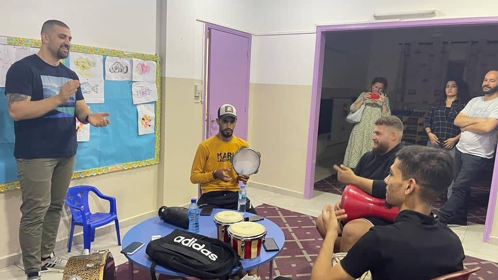 الكمنجاتي في مخيمات بيروت