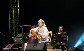 خليفة يغني في عمان غدا