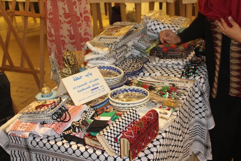 معرض للتراث الفلسطيني في مسرح المدينة