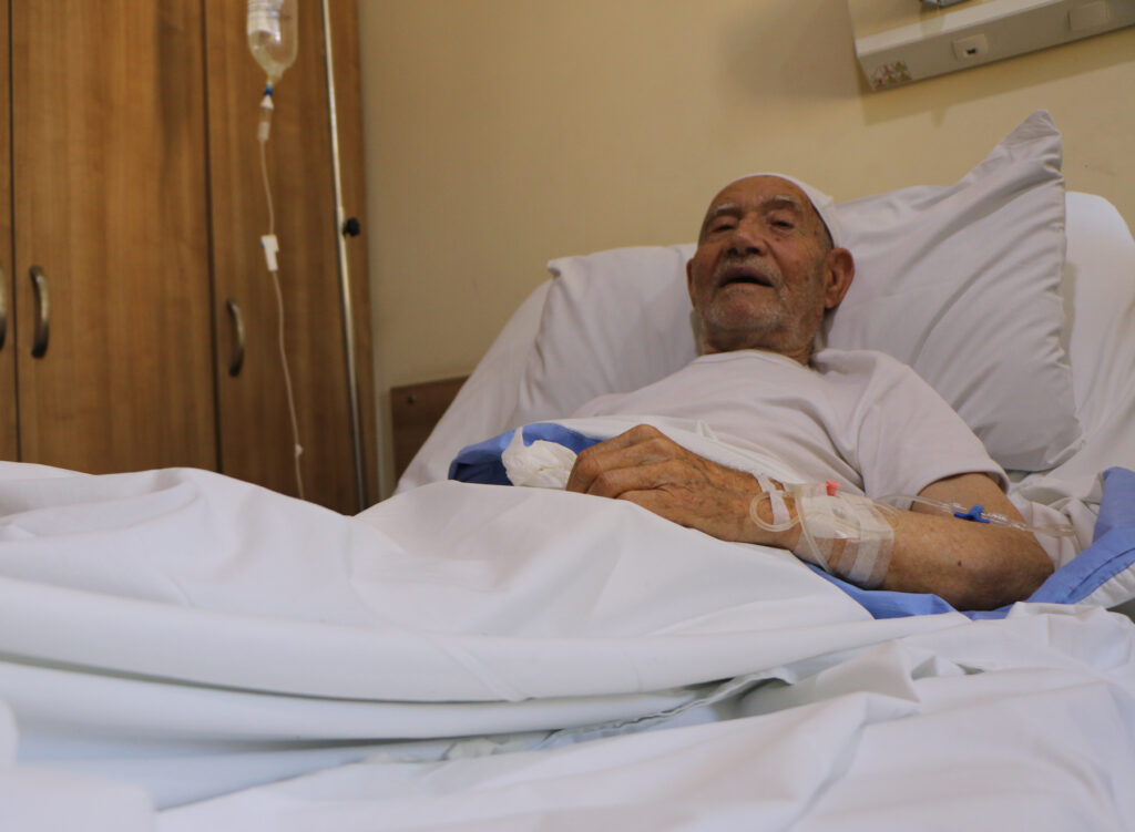 الأونروا تدعو للعلاج في المستشفيات المتعاقد معها