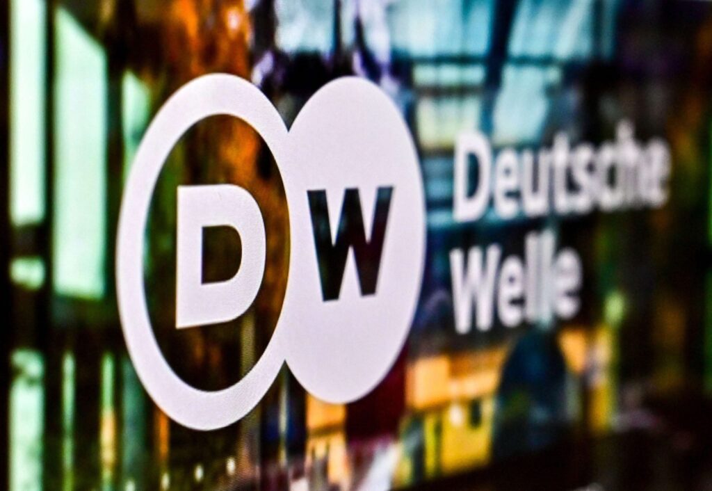 إعتصام أمام مقر DW في بون للمطالبة بإعادة المفصولين