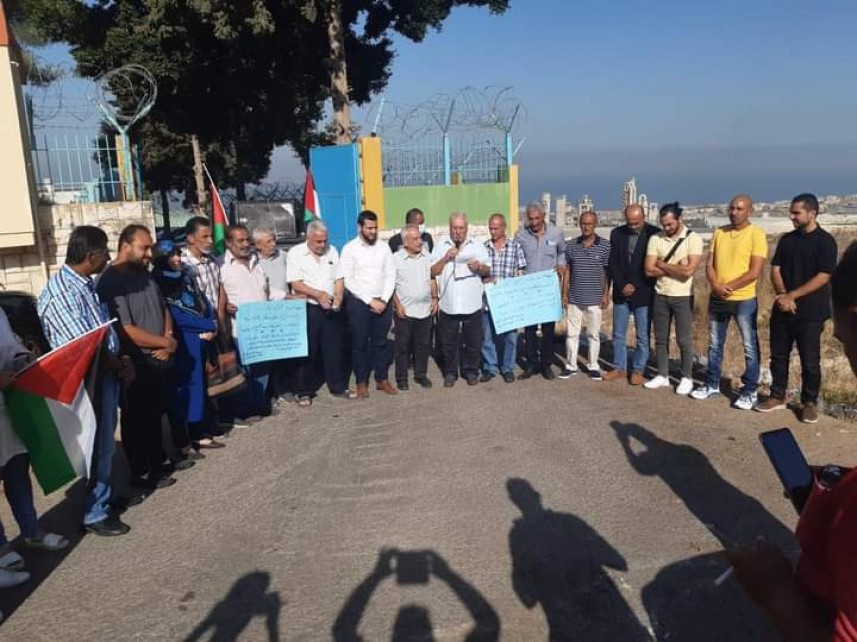 إعتصامات في صيدا للمطالبة بوسائل نقل لتلاميذ المخيمات