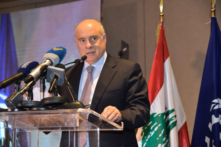 أبو سليمان يبقي الباب مفتوحا لمناقشة تداعيات قانون العمل على الفلسطينيين