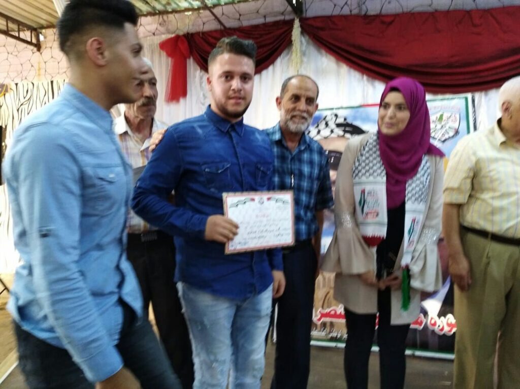 فتح تكرم الطلاب الناجحين في مدارس الشمال