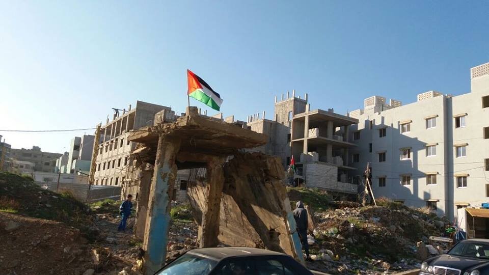 حراك نهر البارد يطالب لازاريني بالتحقيق في فساد موظفيه