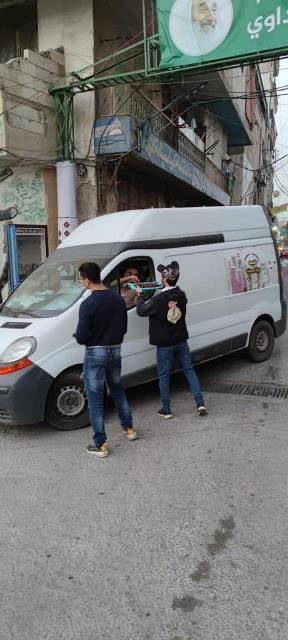 الشبيبة الفلسطينية توزع التمور على صائمي البداوي