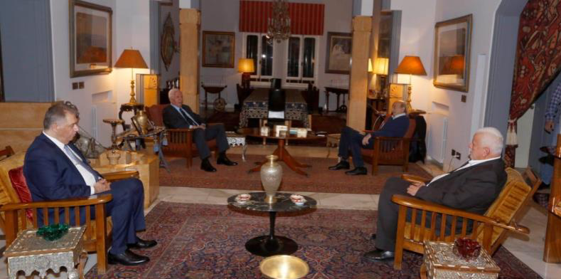 جنلاط يحذر من فتنة في الأراضي الفلسطينية