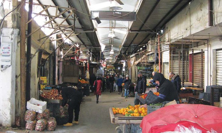 تحذيرات من دور المؤسسات العاملة في المخيمات