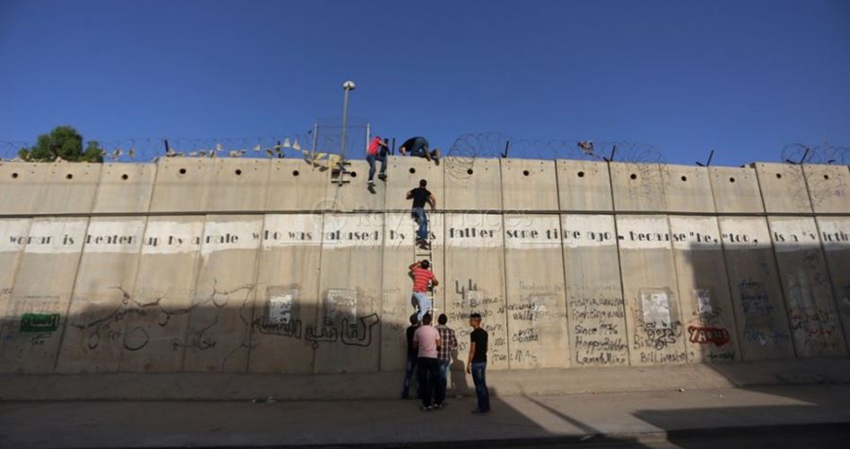 أكاديميون وفنانون عالميون يطالبون بتفكيك النظام العنصري الصهيوني   