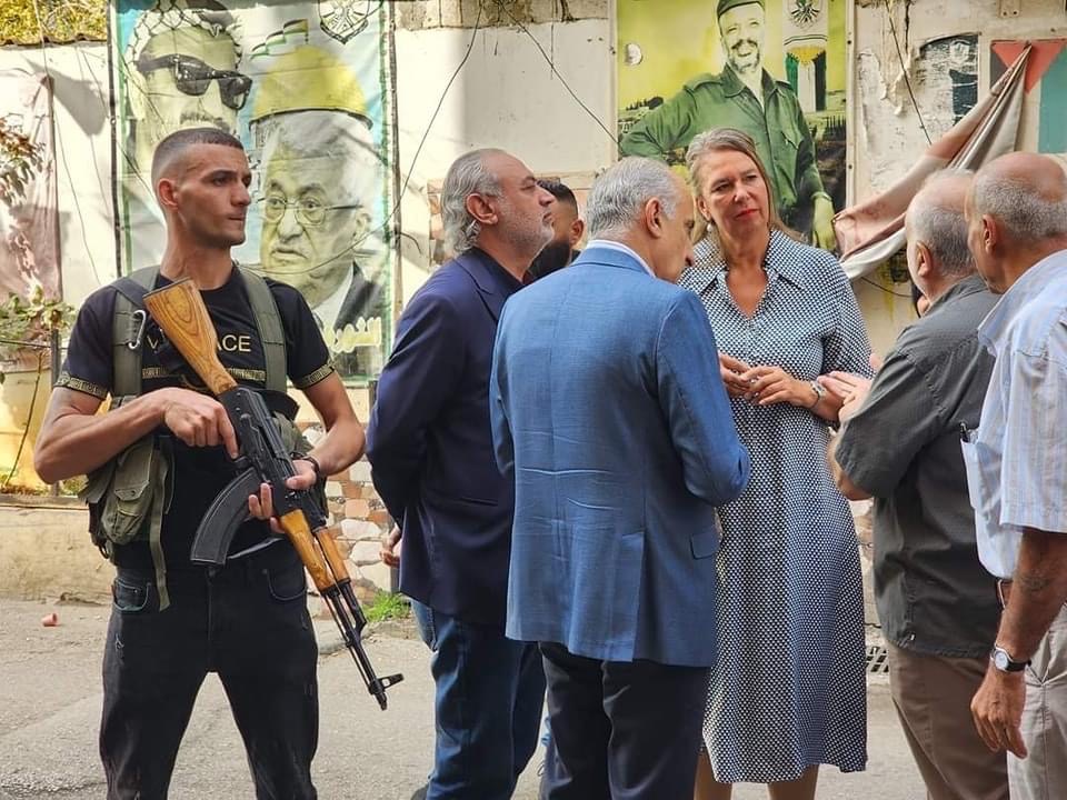 ويشلت تبحث أوضاع المخيمات