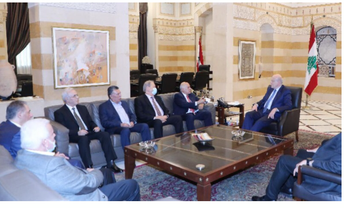 الرجوب: نقدر الدور اللبناني في توفير حياة كريمة للفلسطينيين