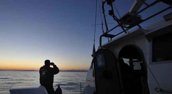 إنقاذ ركاب المركب العالق أمام السواحل اليونانية