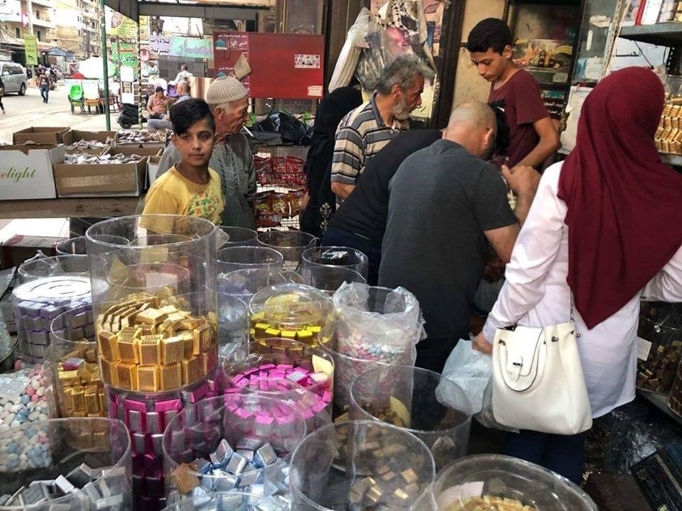 جولة تفتيش عن الأغذية منتهية الصلاحية في نهر البارد