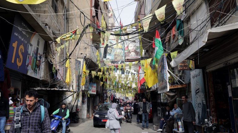 حماس تحمل لبنان ومنظمة التحرير مسؤولية معاناة اللاجئين