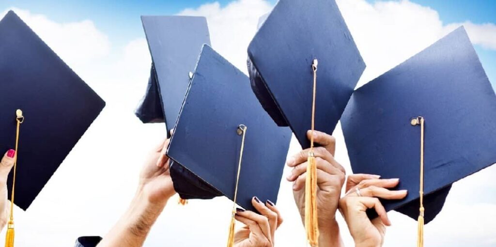 الأونروا تعلن عن منح دراسية في الـ “AUB” و “LAU”