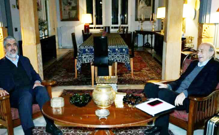 جنبلاط: حماس تقاتل على أرضها وتنجح