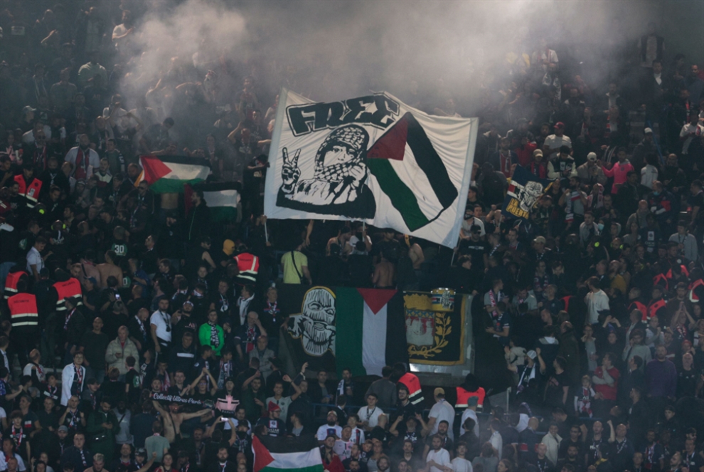 الإتحاد الأوروبي يعاقب سان جرمان لرفعه العلم الفلسطيني