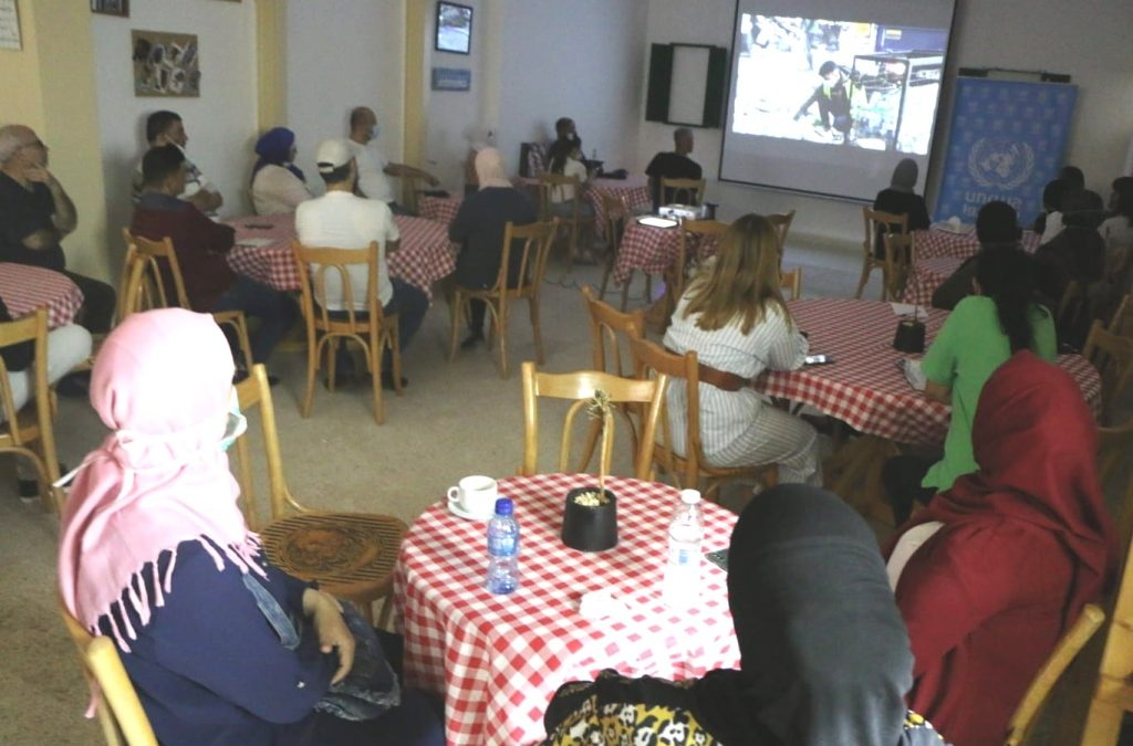 حلقة نقاشية حول فرز النفايات في المخيمات