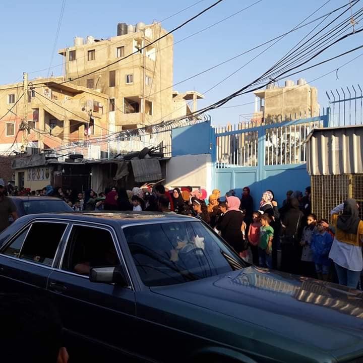 إحتجاجات في البداوي ونهر البارد على دمج مدرستين وقانون العمل