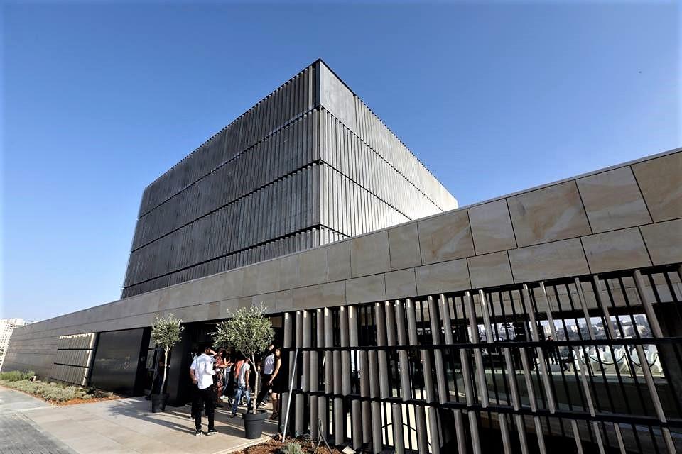 إغلاق أبواب القطان في رام الله إحتجاجا على التهديدات