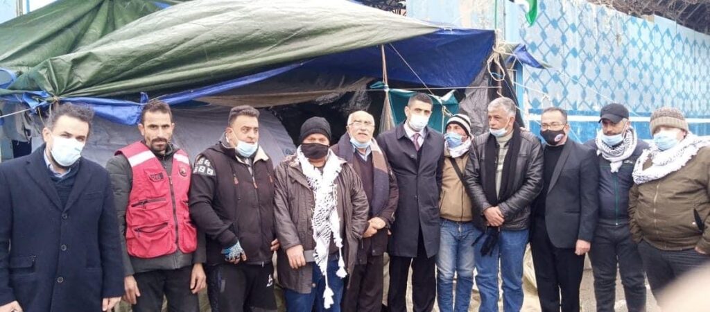 الحسن يتسلم مذكرة إحتجاج من فلسطينيي سوريا