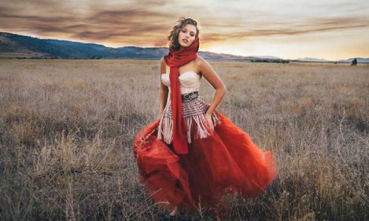 تكريم النجمة الفلسطينية إليانا في قرطاج