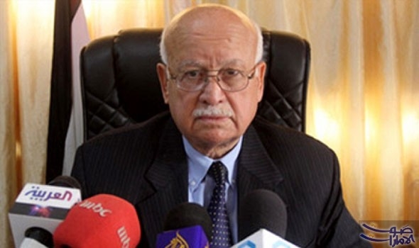 الأغا يطالب السلطة بموازنة خاصة للاجئين في الخارج