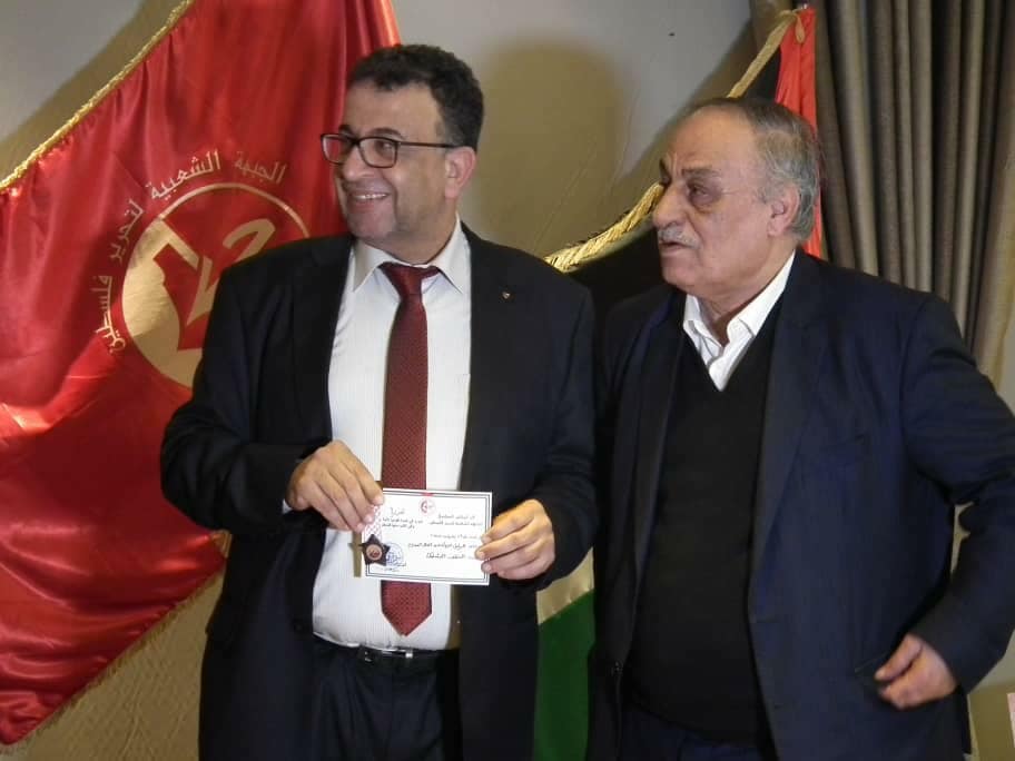 وسام المثقف المشتبك لعبد العال