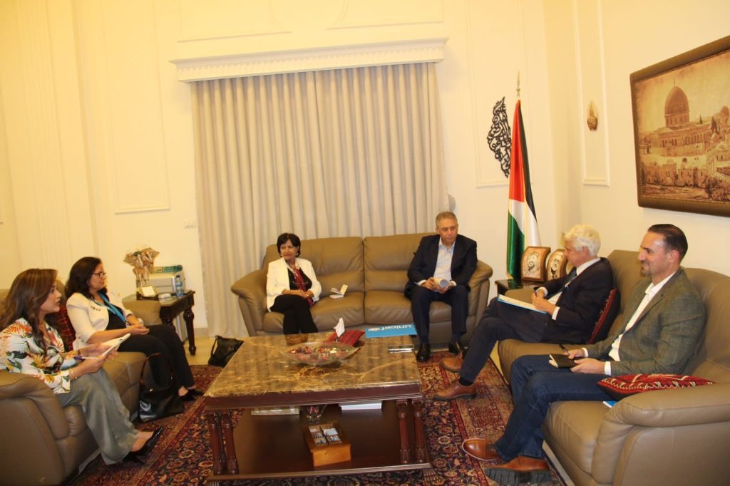 اليونيسيف يؤكد على دعم مخيمات لبنان