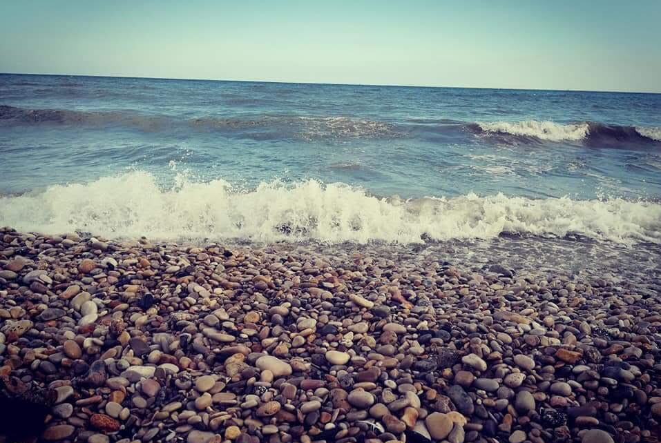 شاطئ مخيم الرشيدية للاجئين الفلسطينين في مدينة صور،  جنوب لبنان (بعدسة إياد صنديد)