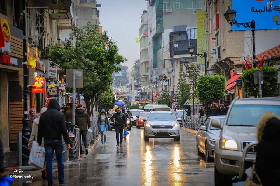 المستقلة لعباس: زيادة رواتب كبار موظفي السلطة يقلص دعم مواجهة كورونا