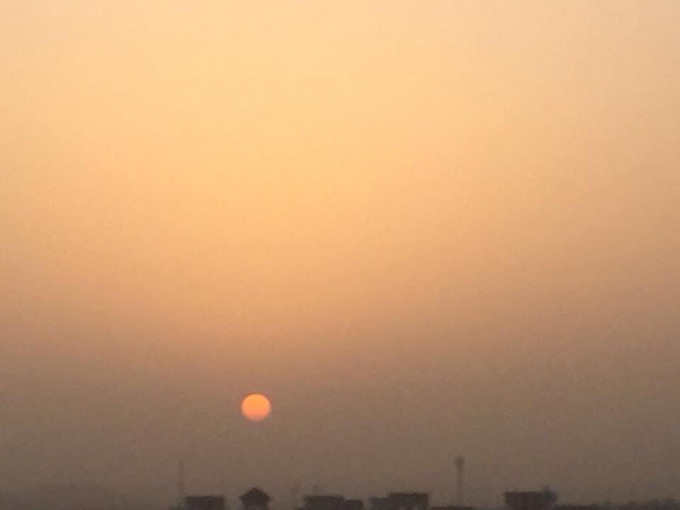 فجر ليلة السابع والعشرين من رمضان في مخيم عين الحلوة جنوب لبنان (بعدسة رشا حيدر)