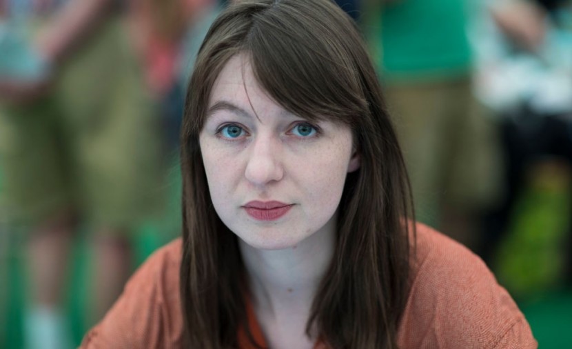 حملة فلسطينية للتضامن مع الروائية الأيرلندية سالي روني