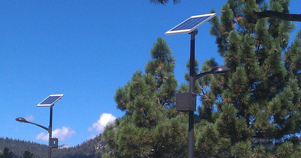 الجهاد تنير شوارع عين الحلوة