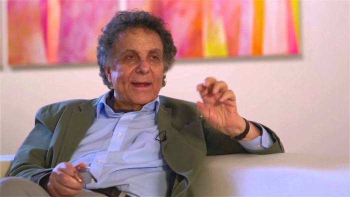 بلاطة يحاضر في دار النمر حول الهوية والمنفى