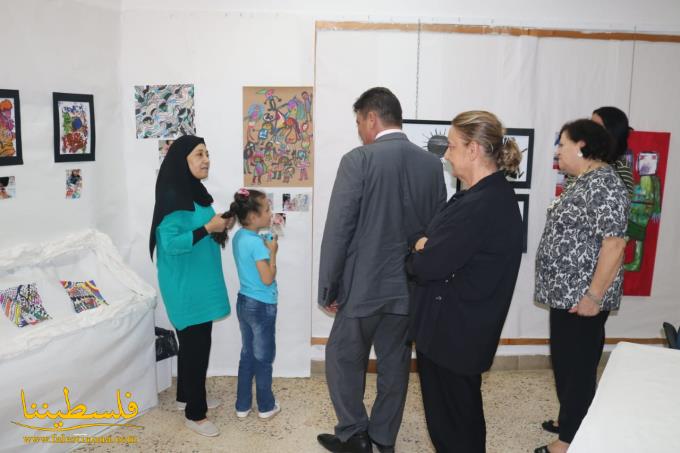 طبيب يزور مؤسسة الكرامة للمعوقين في عين الحلوة