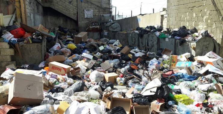 صحة الأونروا تتدخل للتخلص من نفايات عين الحلوة