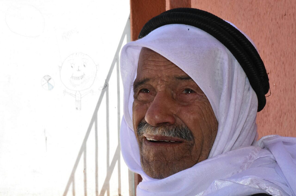 صالح مرعي المحمد من مواليد فلسطين عام 1936، هُجر الى لبنان عام 1948، مقيم في مخيم الرشيدية جنوب لبنان وهو يهتم في تربيه الماعز