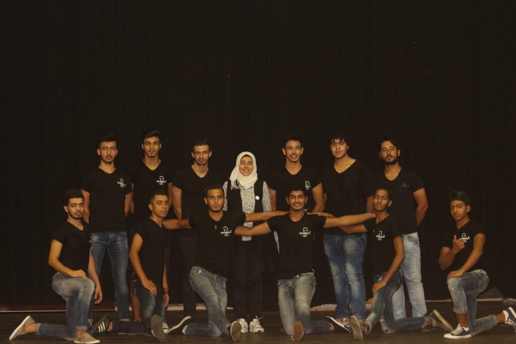 فرقة “لاجئ” هدية “اليرموك” لصيدا