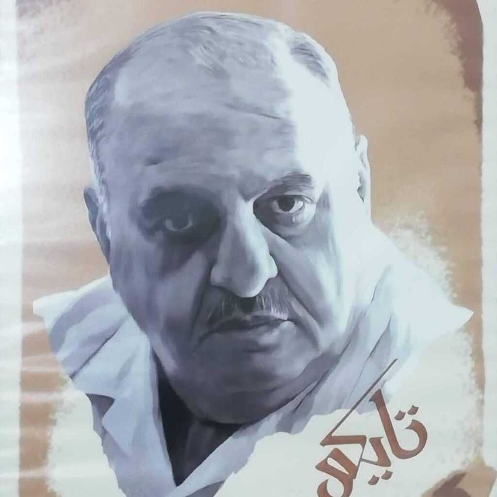 نزيه أبو نضال يعرض مكتبته للبيع