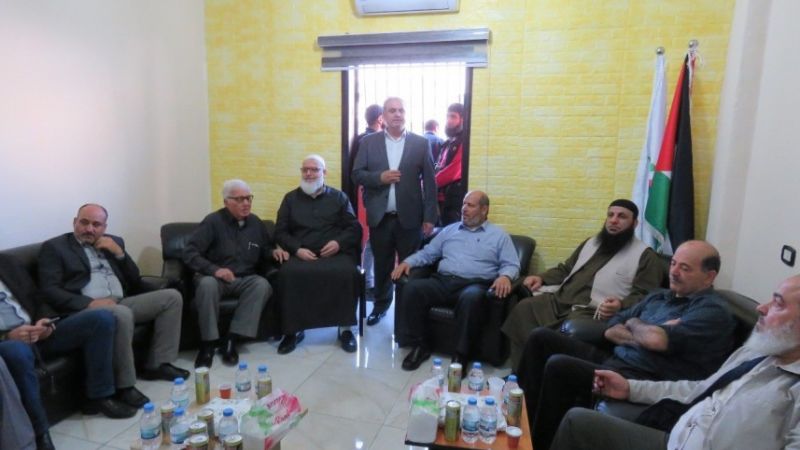 الحية في عين الحلوة