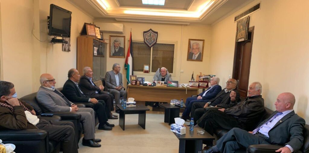 الفصائل تطالب الأونروا بالتراجع عن خفض مساعدة فلسطينيي سوريا